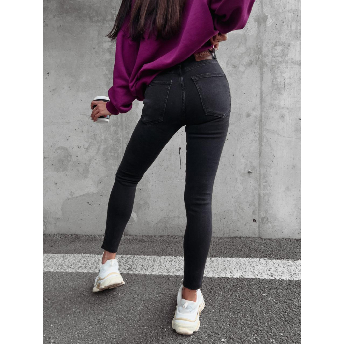SPODNIE JEANSOWE FIT MOM Z PRZETARCIAMI FUTURE BLACK