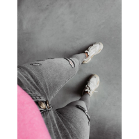 SPODNIE JEANSOWE SLIM FIT Z DZIURAMI I GUZIKAMI OLAVOGA ERICA GRAY