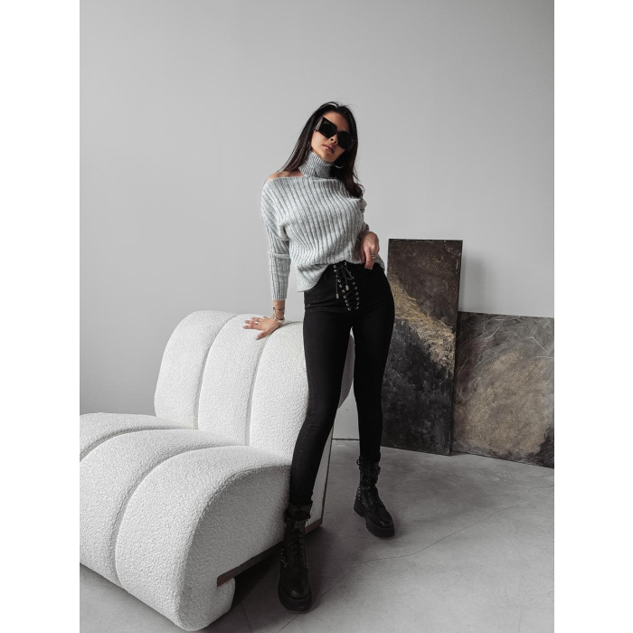 SWETER Z GOLFEM Z WYCIĘCIEM NA RAMIENIU GUZIKI OLAVOGA ASHLEY GRAY