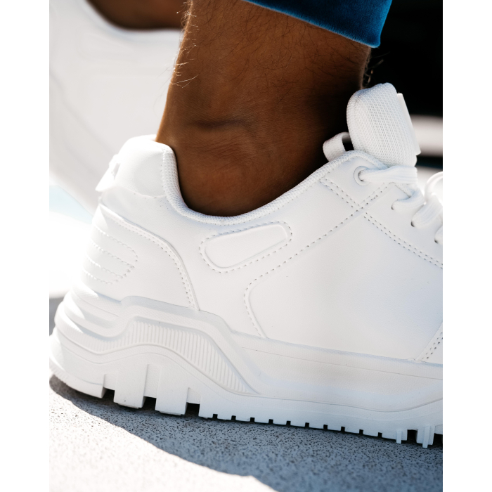 BUTY MĘSKIE SNEAKERSY NA GRUBSZEJ PODESZWIE OLAVOGA MEN SHOES GTX WHITE