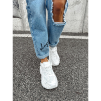 SPODNIE JEANSOWE MOM FIT ZDZIURAMI NA KOLANACH OLAVOGA HORIZON LIGHT BLUE