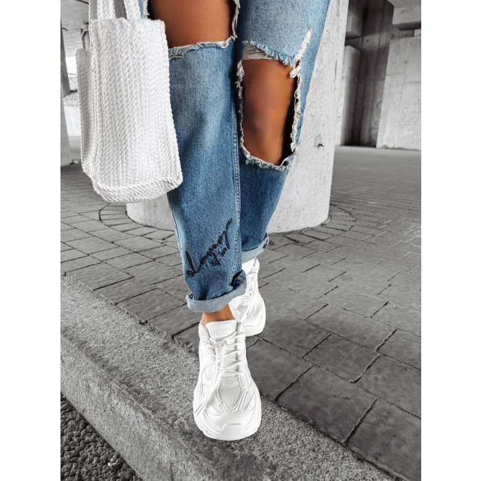SPODNIE JEANSOWE MOM FIT ZDZIURAMI NA KOLANACH OLAVOGA HORIZON BLUE