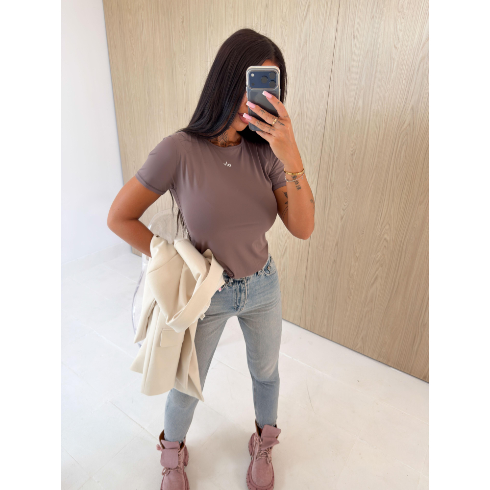 T-SHIRT SLIM FIT OLAVOGA BASTU COLD BROWN T-SHIRT SLIM FIT OLAVOGA BASTU COLD BROWN
