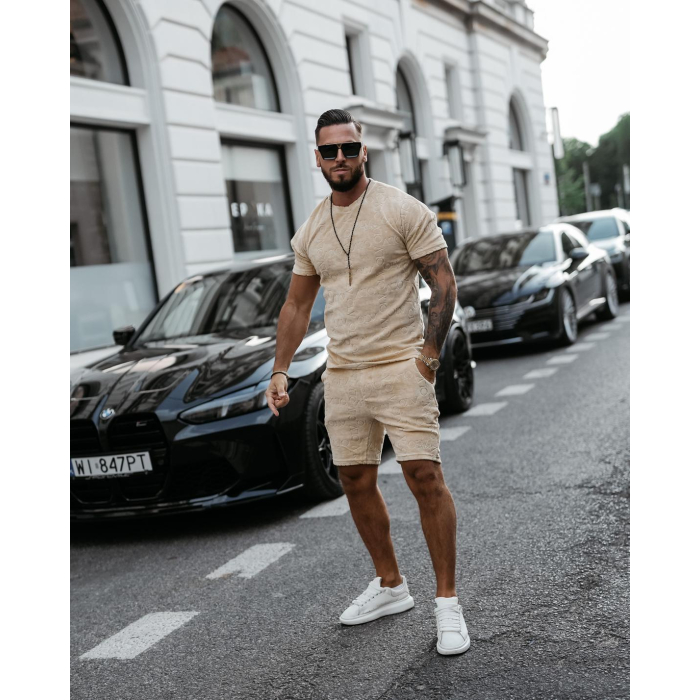 KOMPLET MĘSKI WELUROWY LOGOWANY Z KRÓTKIMI SPODENKAMI OLAVOGA MEN ETENI LIGHT BROWN