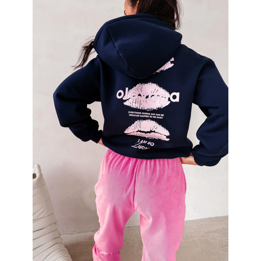 BLUZA DRESOWA BAWEŁNIANA DAMSKA Z KAPTUREM USTA OLAVOGA LUCKY MINDSET NAVY BLUE