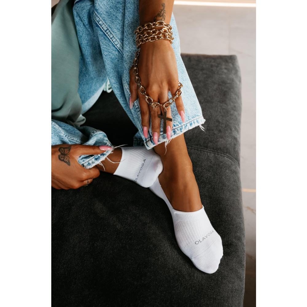 SKARPETKI WOMAN SOCKS STOPKI OLAVOGA ARI ECRU