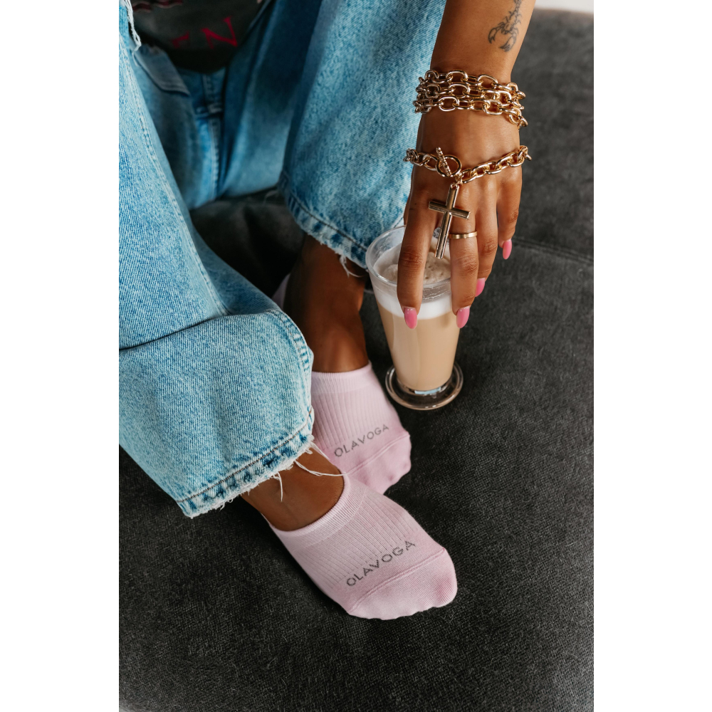 SKARPETKI WOMAN SOCKS STOPKI OLAVOGA ARI PUDER